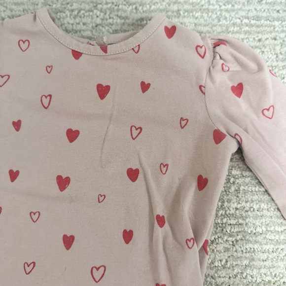 Pehr baby items! Shirts & socks 3-6 months - Picture 5 of 9